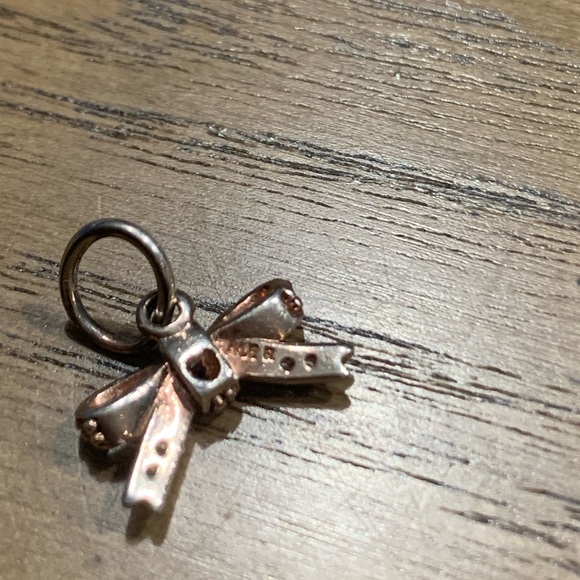 ✨✨ LAST CHANCE ✨✨ Pandora Rose Gold Bow Dangle Charm ALE R - Picture 3 of 3